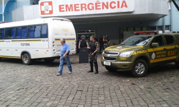 Confronto entre detentos e policiais deixa 17 feridos em Passo Fundo, RS - foto 4