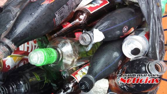 Jovens bebem e descartam embalagens nas ruas centrais de Três de Maio - foto 2