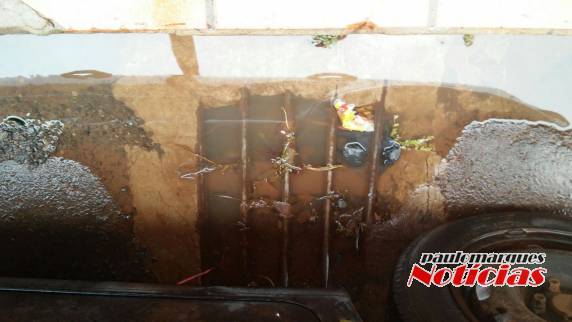 Jovens bebem e descartam embalagens nas ruas centrais de Três de Maio - foto 5