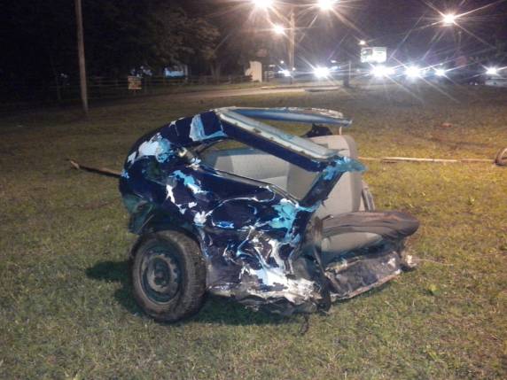 FOTO: três pessoas ficam feridas em acidente
em Portão - foto 2
