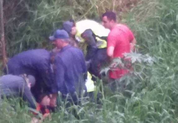 Uma pessoa morre após veículo cair de ponte em SC - foto 2