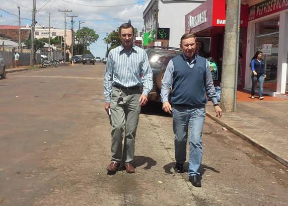 Troca da tubulação de rede de água iniciou hoje
