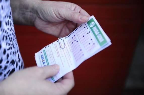 Confira as dezenas sorteadas na noite deste 

sábado (03)