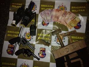 Trio arromba banco em Porto Alegre, mas é preso antes de concluir roubo - foto 2