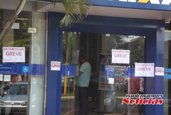 Funcionários do Banco do Brasil e Caixa Federal aderem a greve em Três de Maio - foto 3