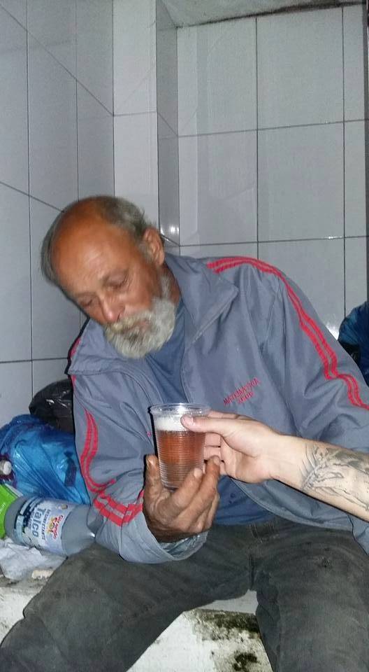 Homem natural de Passo Fundo vive como morador de rua em Itapema SC - foto 4