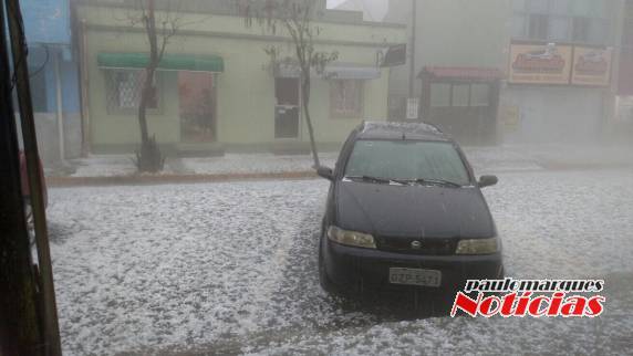 Chuva, vento, granizo e queda de árvores no Vale do Caí - foto 4