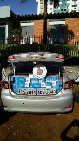 Carro roubado em Passo Fundo é recuperado carregado de cigarros em Chapecó - foto 3
