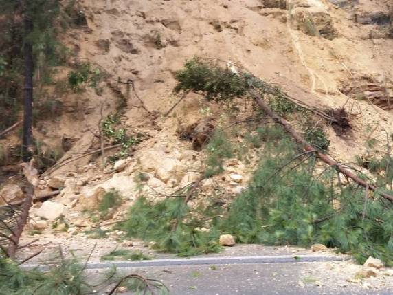 Houve deslizamentos em rodovias no Vale do Itajaí e no Oeste