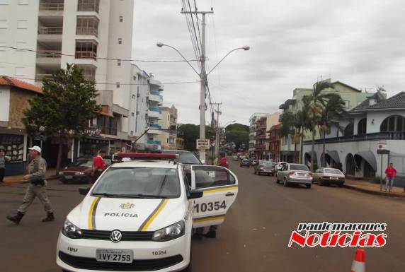 Casal fica ferido em
colisão que envolveu motocicleta e caminhonete, em Três de Maio - foto 7