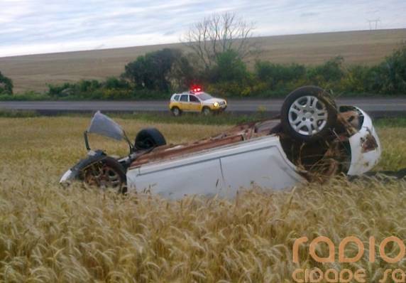 Saída de pista deixa motorista ferido na ERS 344 - foto 3