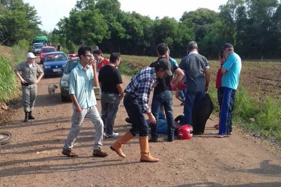 Colisão frontal entre motos deixa condutores feridos em Vista Gaúcha - foto 4