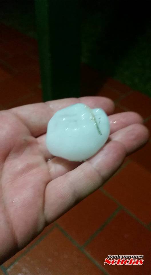 Queda de granizo foi registrada nesta noite em Três de Maio - foto 5