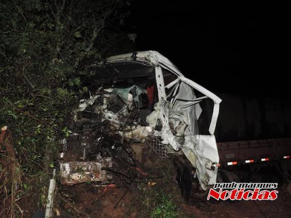 Motorista morre após bater de frente 

contra caminhão na BR-158 em Júlio de Castilhos - foto 3