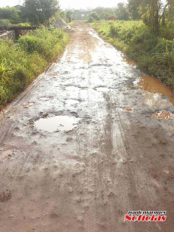Moradores reclamam de mas condições da rua de acesso ao bairro Pedreirinha em Três 

de Maio - foto 5