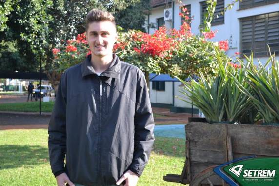 Ramon da Cunha Sartor é bolsista do PASCH na viagem acadêmica “Acampamento de jovens PASCH – América do Sul (Südamerika-

PASCH-Jugendcamp): Nas pegadas de Humboldt”