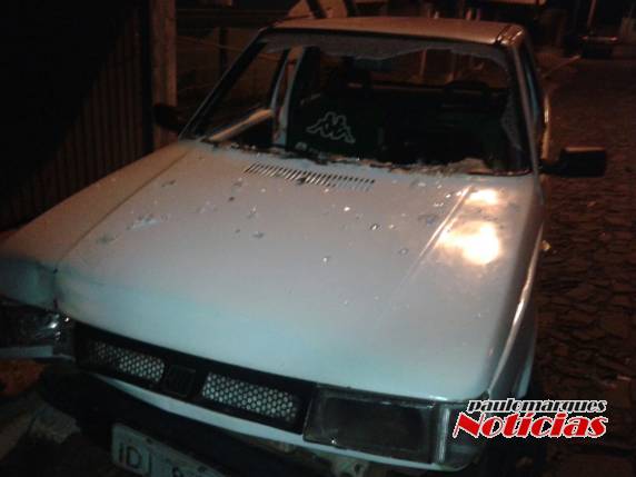 Veículo bate em árvore e uma pessoa fica ferida em Três de Maio - foto 3