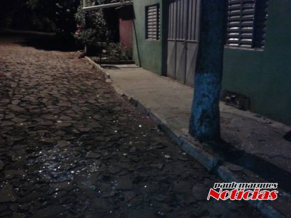 Veículo bate em árvore e uma pessoa fica ferida em Três de Maio - foto 6