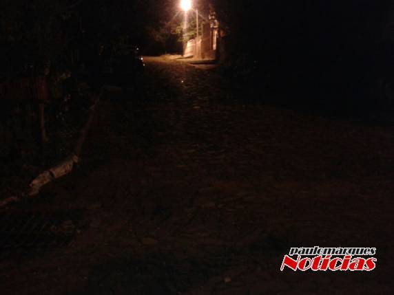 Veículo bate em árvore e uma pessoa fica ferida em Três de Maio - foto 7