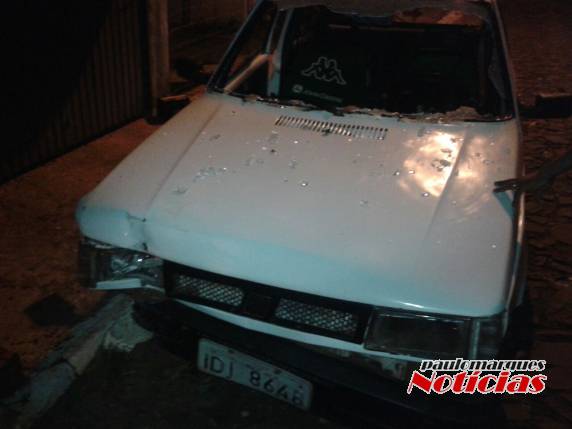 Veículo bate em árvore e uma pessoa fica ferida em Três de Maio - foto 4