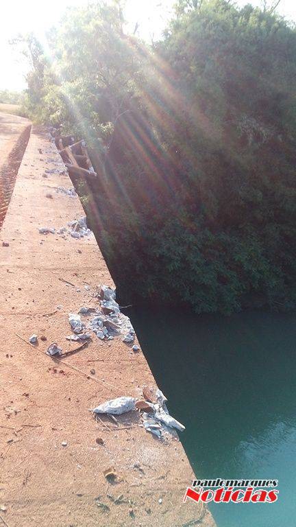 Destruída uma das laterais da ponte sobre o rio Santa Rosa; divisa entre Independência e Giruá - foto 4