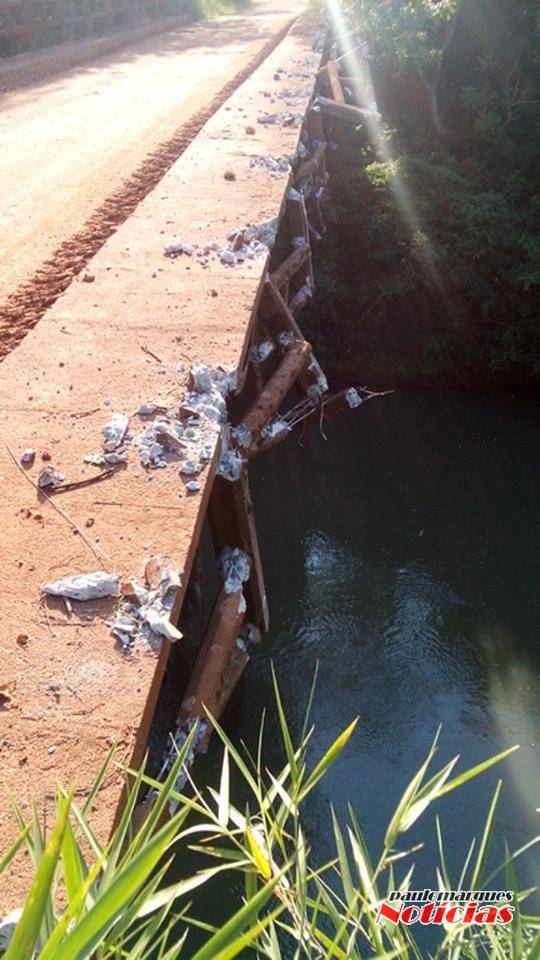 Destruída uma das laterais da ponte sobre o rio Santa Rosa; divisa entre Independência e Giruá - foto 2