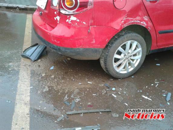 Condutor bate em veículo estacionado no centro de Três de Maio e foge do local - foto 2