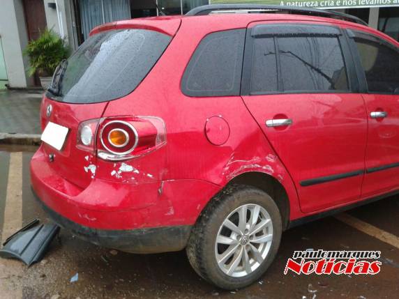 Condutor bate em veículo estacionado no centro de Três de Maio e foge do local - foto 3