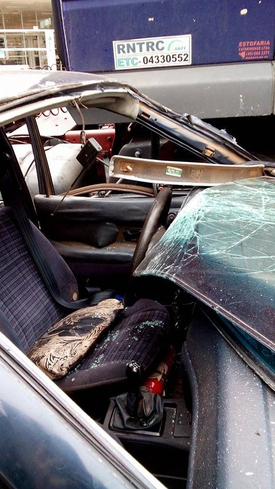 Quatro veículos se envolvem em acidente no centro de Miraguaí - foto 4