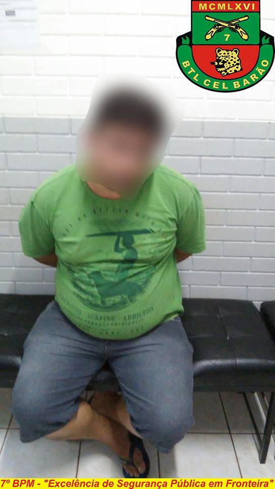 Brigada Militar prende dois homens em frente ao Presídio
Estadual de Três Passos - foto 2