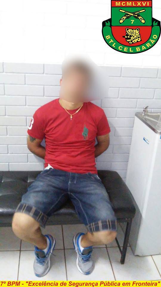 Brigada Militar prende dois homens em frente ao Presídio
Estadual de Três Passos - foto 3