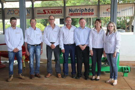 APROLEITE recebe equipamentos agricolas - foto 5