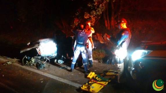 Motorista foge após capotar carro e deixar três feridos em Passo Fundo - foto 4