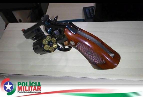 Polícia Militar prende homem por porte ilegal de aram de fogo e ameça, 

em Bombinhas - foto 3