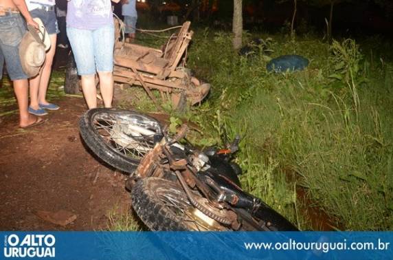 Acidente deixa duas pessoas em estado grave - foto 2