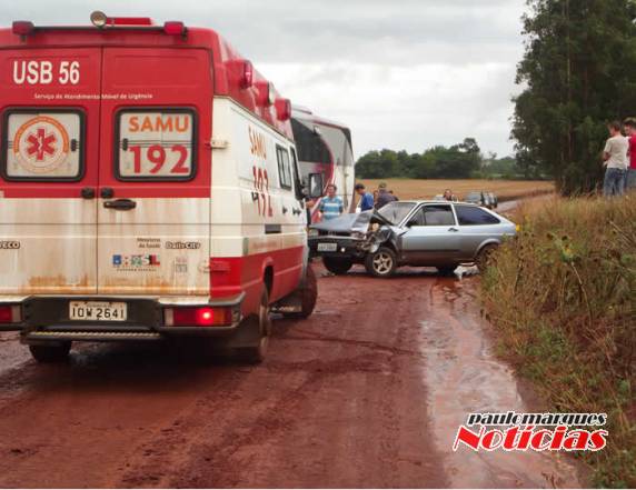 Automóvel e ônibus colidem no interior de Independência - foto 3