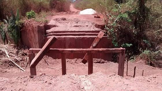 Prefeito sofreu acidente ao cair de ponte que esqueceu de consertar - foto 3