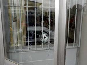 Quadrilha faz assalto 

simultâneo a dois bancos e troca tiros com a BM - foto 3