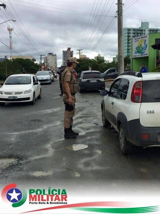 Comunidade e Polícia Militar de unem por um bairro melhor, e deflagra operação
'Todos Pelo Perequê' - foto 2