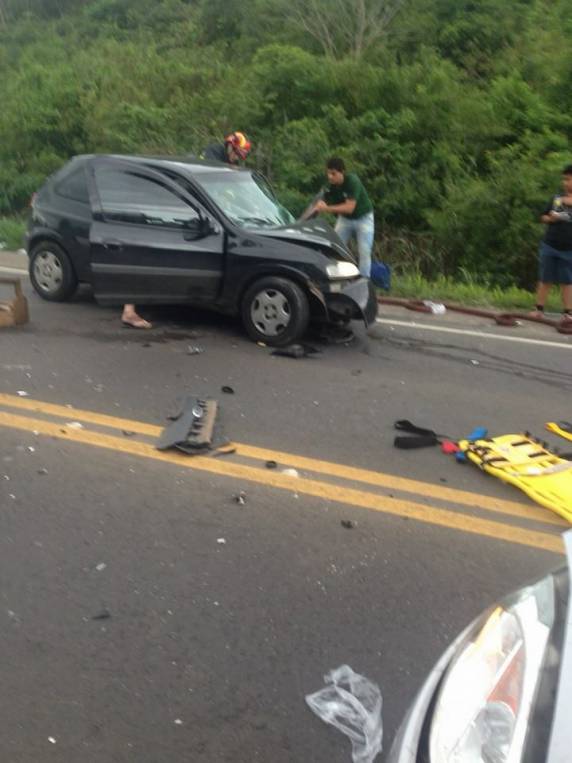 Acidente envolve três veículos na ERS 115 em Igrejinha - foto 3