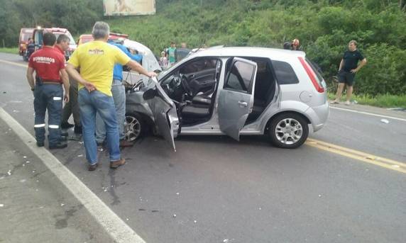 Acidente envolve três veículos na ERS 115 em Igrejinha - foto 6
