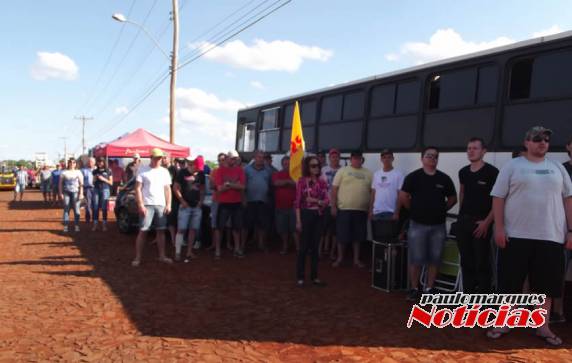 Caminhoneiros se manifestam em carreata no centro de Três de Maio - foto 7