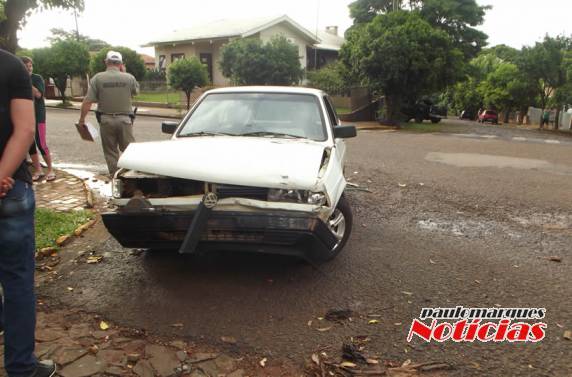 Colisão com danos materiais no bairro Medianeira em Três de Maio - foto 4