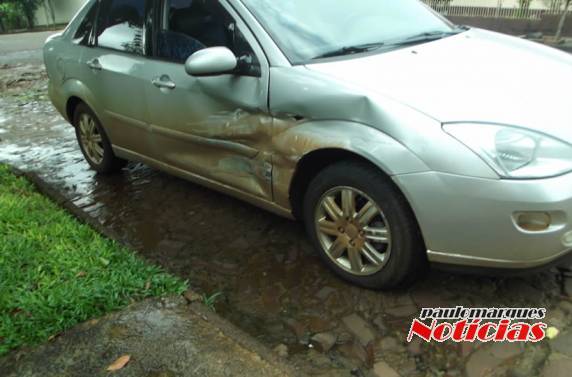 Colisão com danos materiais no bairro Medianeira em Três de Maio - foto 3