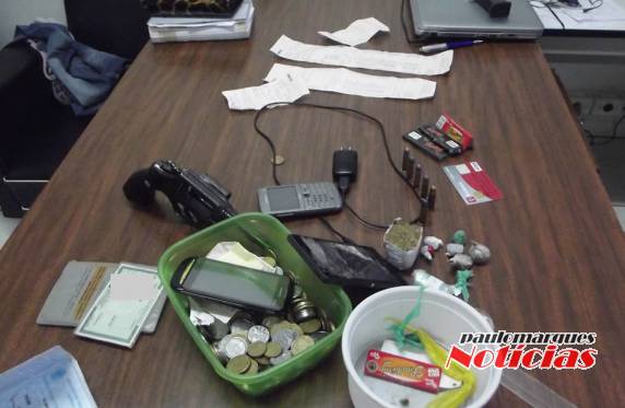 Polícia Civil e Brigada Militar
prenderam em flagrante casal com drogas e revolver, em Três de Maio - foto 5
