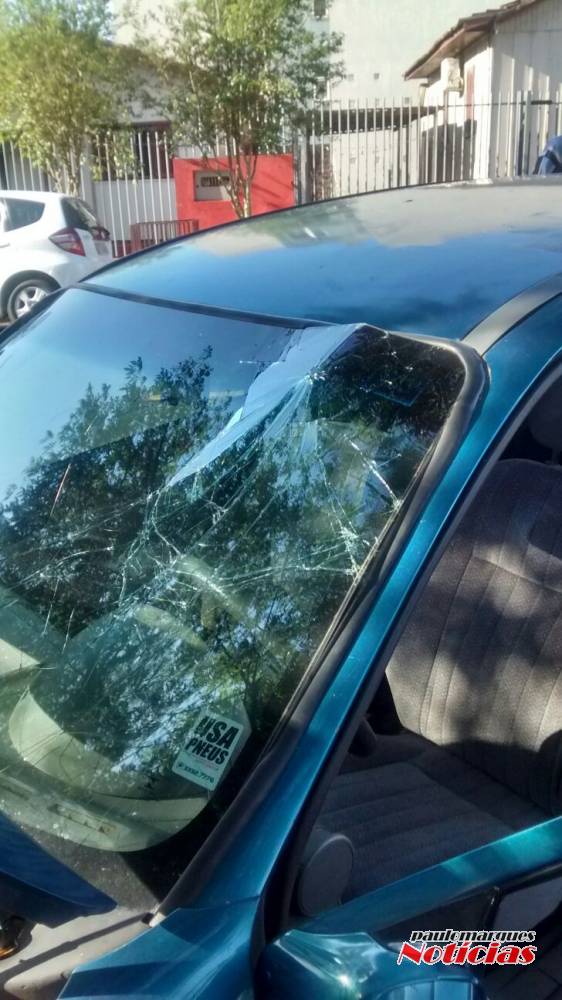 Vídeo: Mulher fica ferida depois de bater com 

veículo em árvore na cidade de Ijuí - foto 3