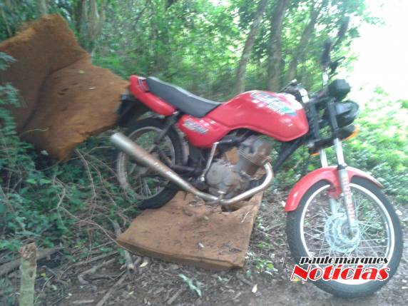 Localizada em um mato motocicleta furtada durante a madrugada em Três de Maio - foto 3