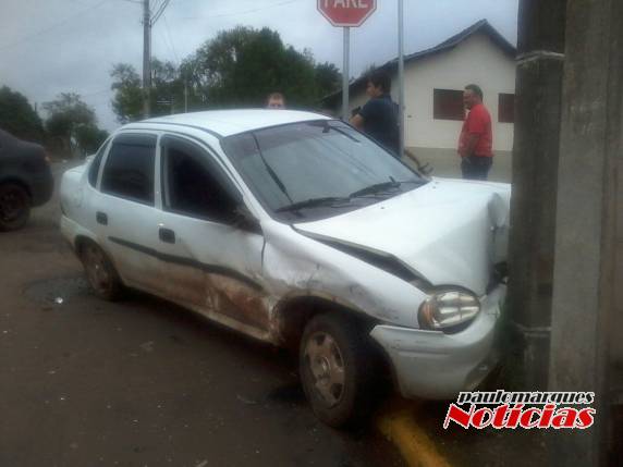 Colisão envolve dois automóveis em Ijuí - foto 2