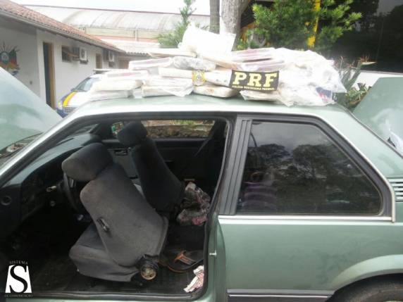 PRF encontra 28kg de crack e cocaína dentro de Monza - foto 5