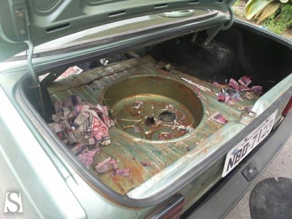 PRF encontra 28kg de crack e cocaína dentro de Monza - foto 4